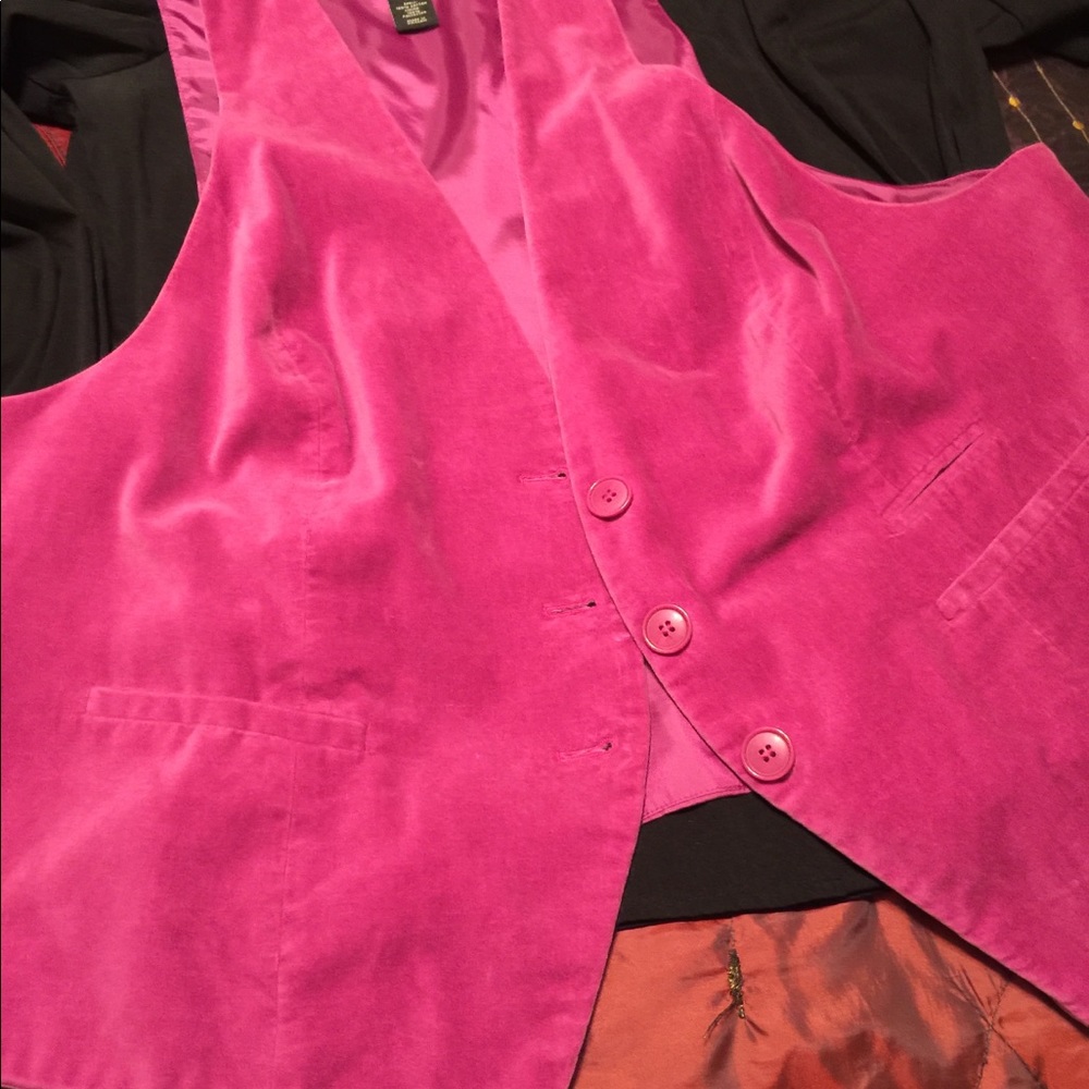 Black button shirt and velvet vest